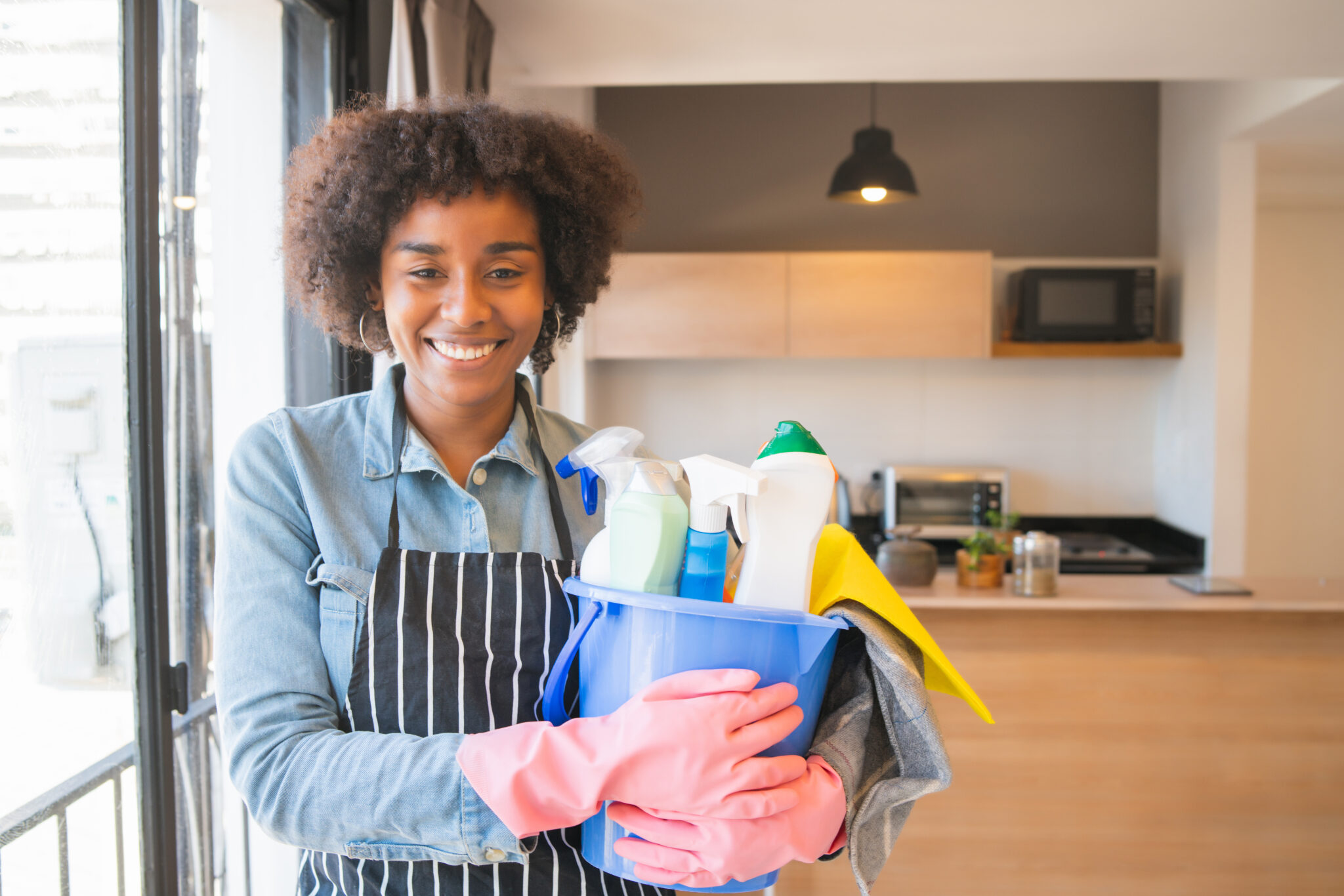 Professional home cleaning service in [Virginia Beach, Norfolk, Chesapeake, Portsmouth, Suffolk]—expert cleaner ensuring a spotless and fresh living space.